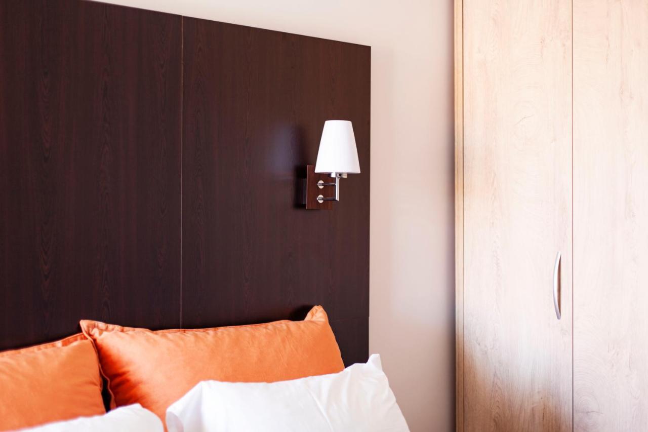 George Hotel Rooms&Suites Himarë Extérieur photo