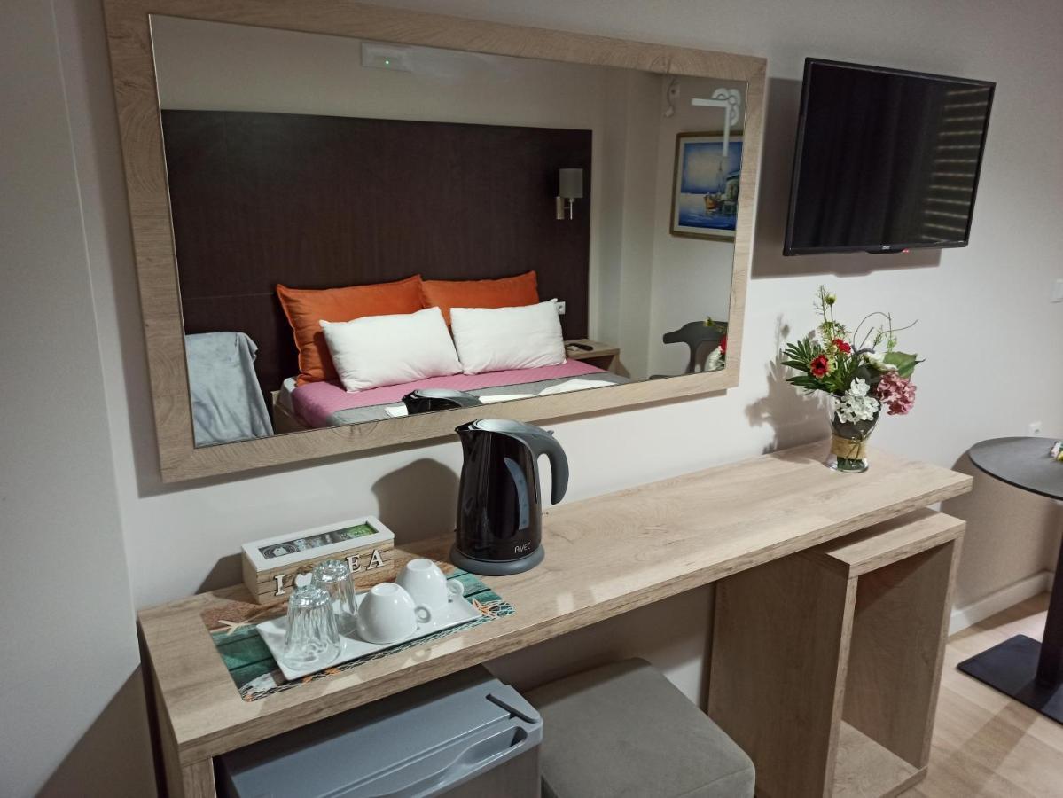 George Hotel Rooms&Suites Himarë Extérieur photo