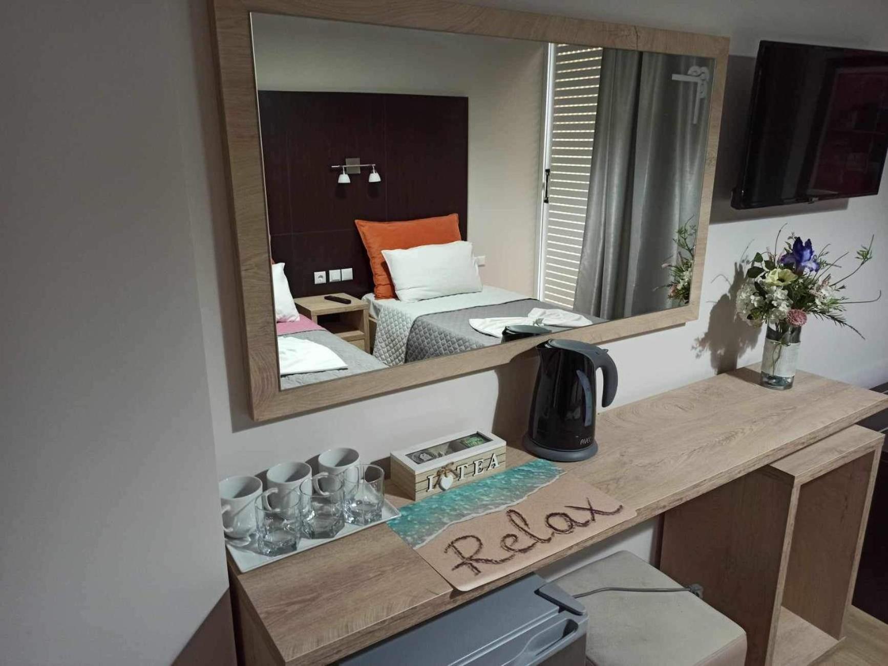 George Hotel Rooms&Suites Himarë Extérieur photo