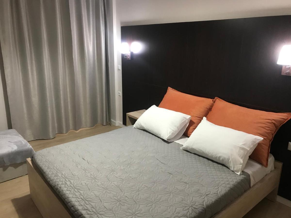 George Hotel Rooms&Suites Himarë Extérieur photo