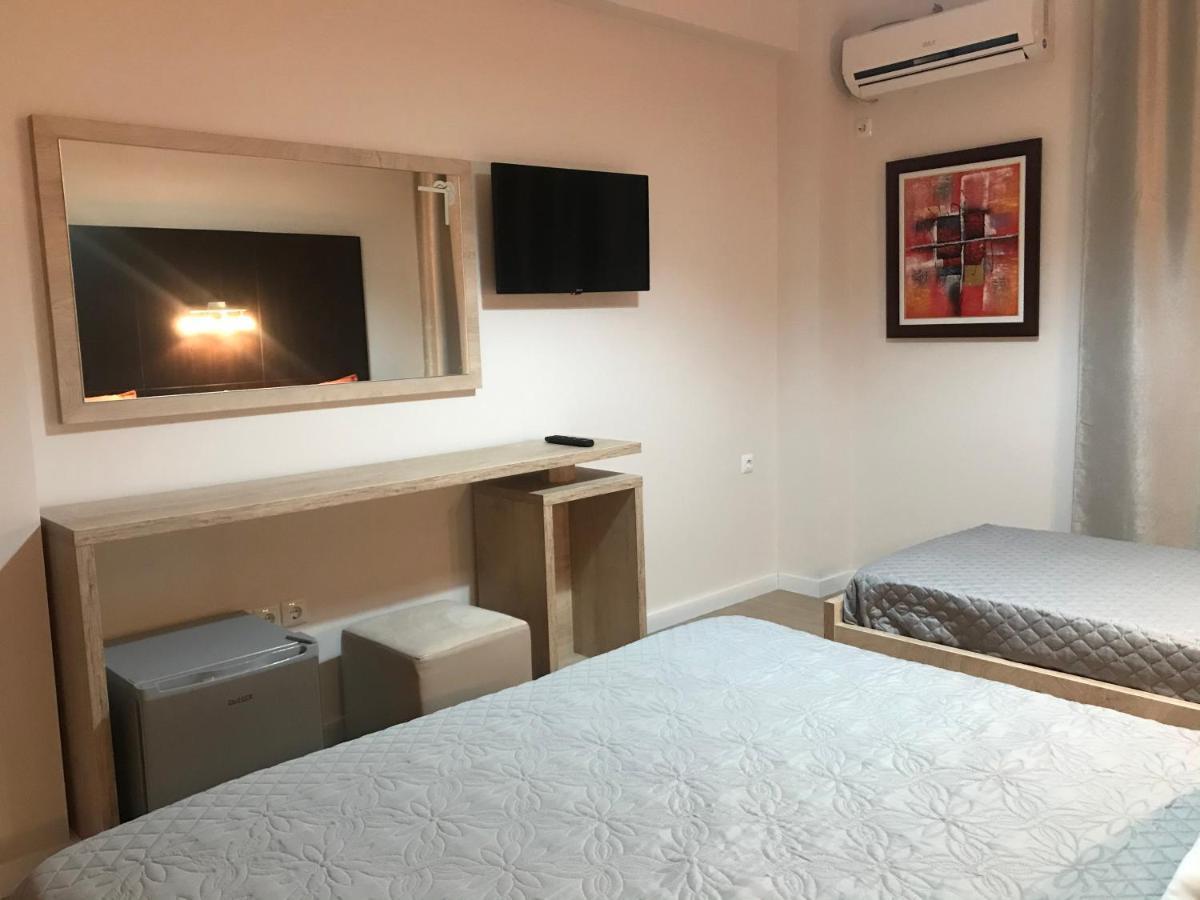 George Hotel Rooms&Suites Himarë Extérieur photo