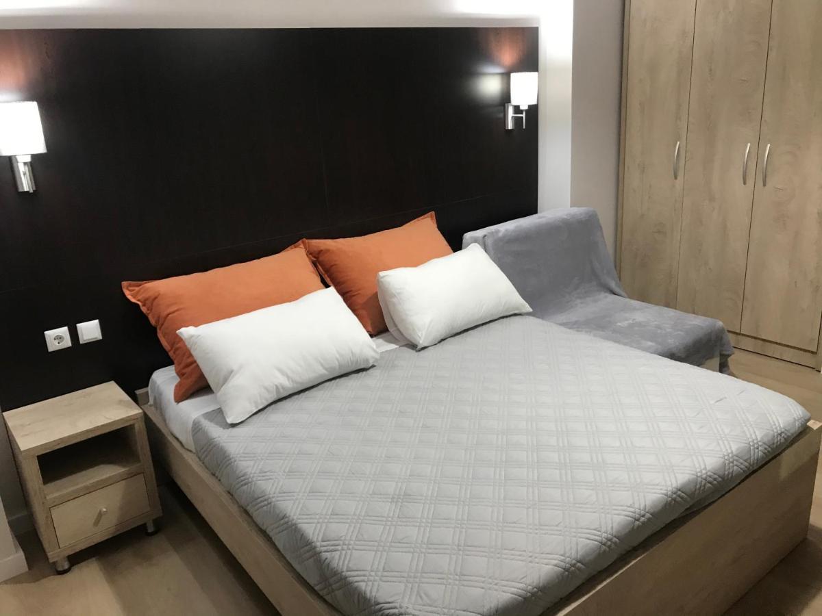 George Hotel Rooms&Suites Himarë Extérieur photo